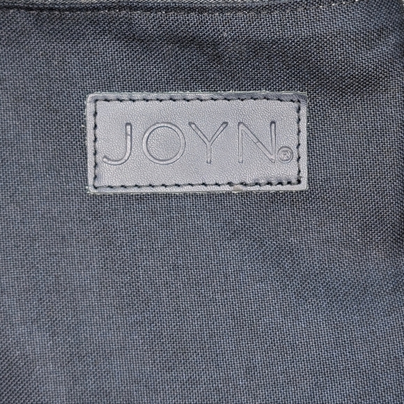 JOYN Crossbody Bag Handmade Abstract Leaf Print - Picture 5 of 9